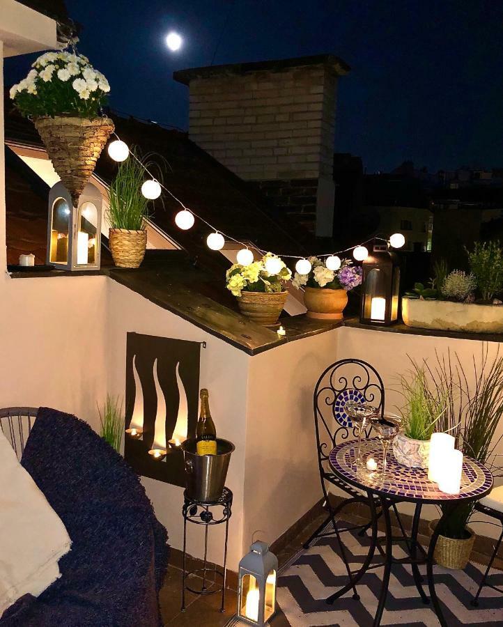 Duplex With Quite Terrace On Wenceslas Sq. Praha Bagian luar foto