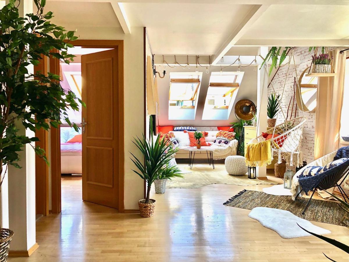 Duplex With Quite Terrace On Wenceslas Sq. Praha Bagian luar foto