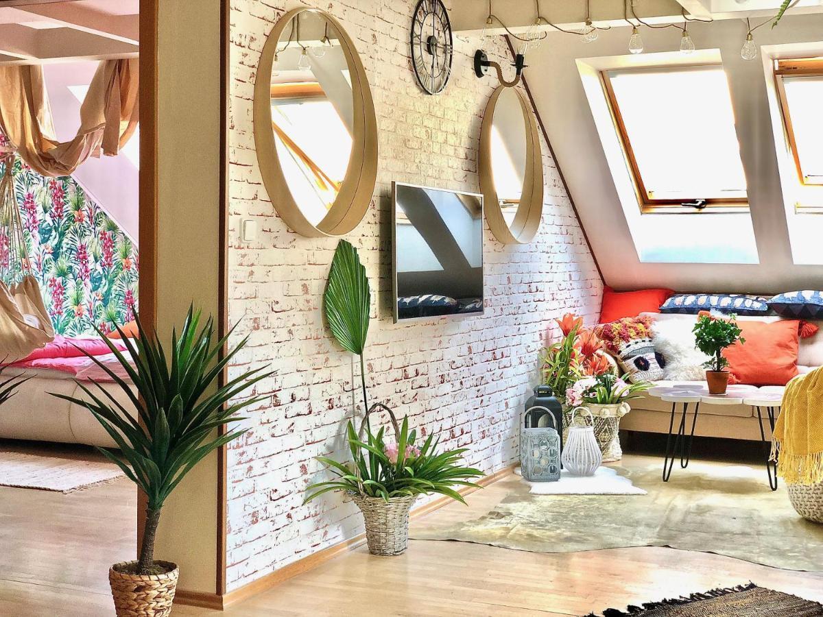 Duplex With Quite Terrace On Wenceslas Sq. Praha Bagian luar foto